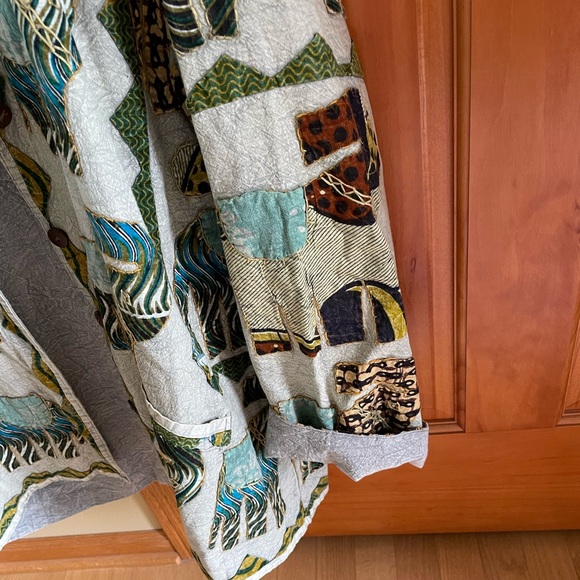 Women’s designer jacket. Made in India. Lots of hand stitching. Medium size. - Picture 6 of 9